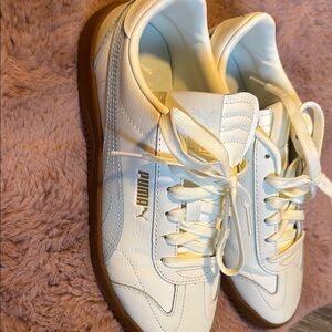 Puma Palermo S & P Women’s Sneakers NWOT - white and baby blue